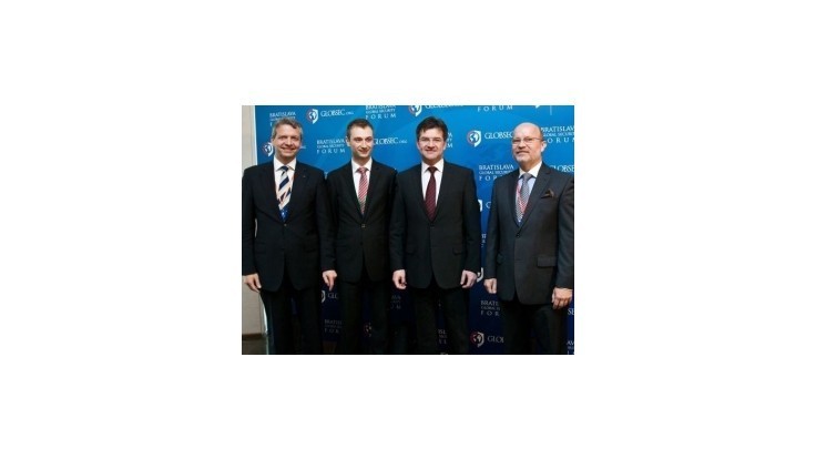 V4 podporuje ďalšie rozširovanie NATO a snahu krajín o integráciu